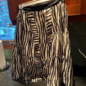 Striped Black and White Women's 100%  Silk skirt - 15” Waist 24” Length
